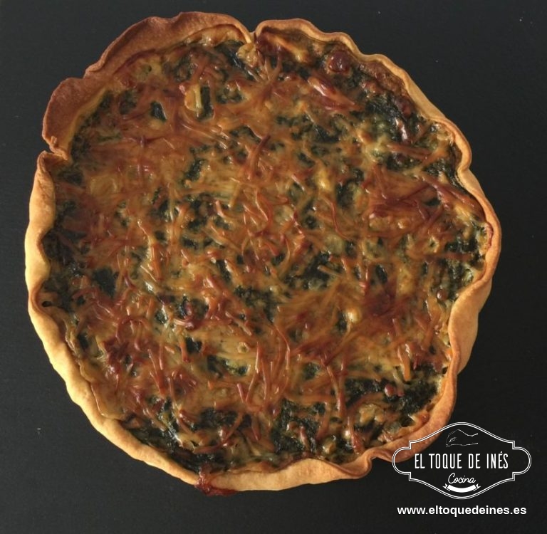 Una vez horneada quitamos y colocamos sobre una rejilla y ya está lista para disfrutar!